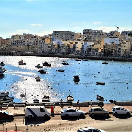 Seafront Bedroom With Stunning Views, Balcony And En-suite Guest house *