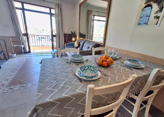 Seafront Bedroom With Stunning Views, Balcony And En-suite Gasthuis