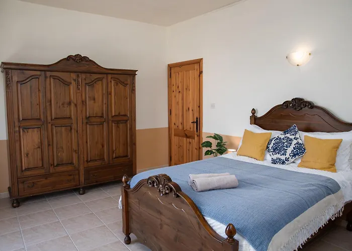 Seafront Bedroom With Stunning Views, Balcony And En-suite