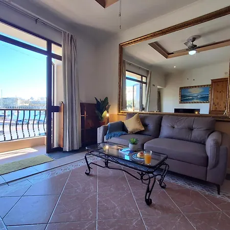 Seafront Bedroom With Stunning Views, Balcony And En-suite 3*