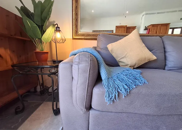 Seafront Bedroom With Stunning Views, Balcony And En-suite Гостевой дом