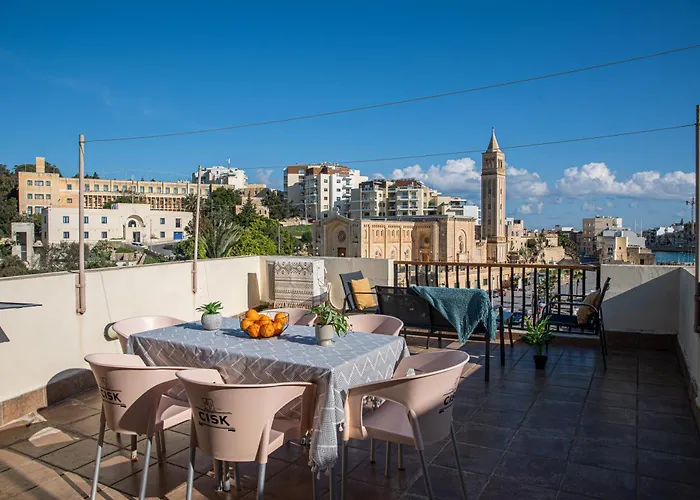 Гостевой дом Seafront Bedroom With Stunning Views, Balcony And En-suite