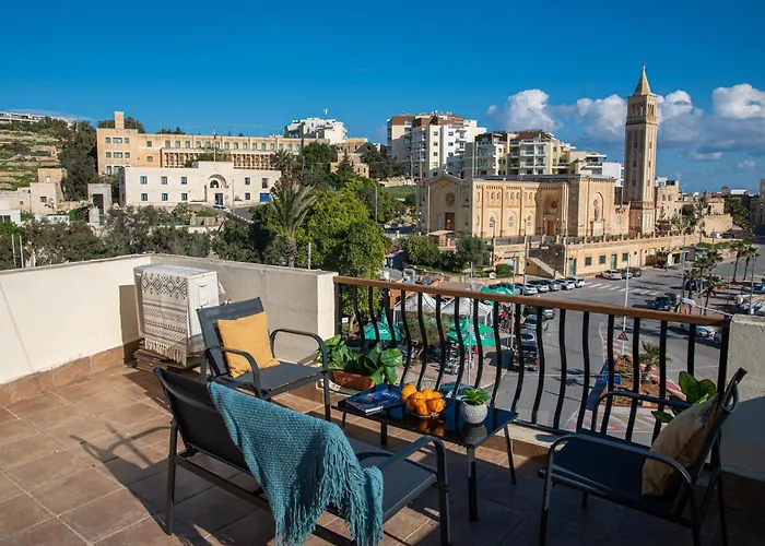 Гостевой дом Seafront Bedroom With Stunning Views, Balcony And En-suite