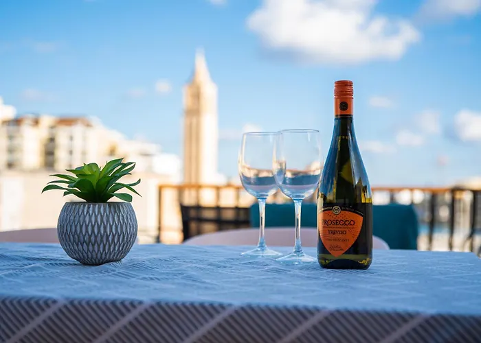 Seafront Bedroom With Stunning Views, Balcony And En-suite Гостевой дом Марсаскала